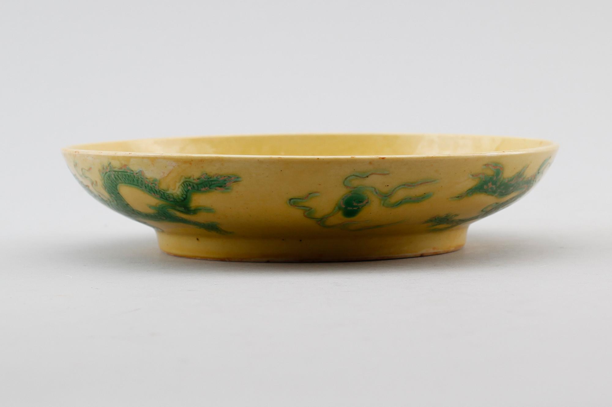 SKÅLFAT, porslin, Kina, med  Kangxi sex karaktärers märke, 1900-tal.