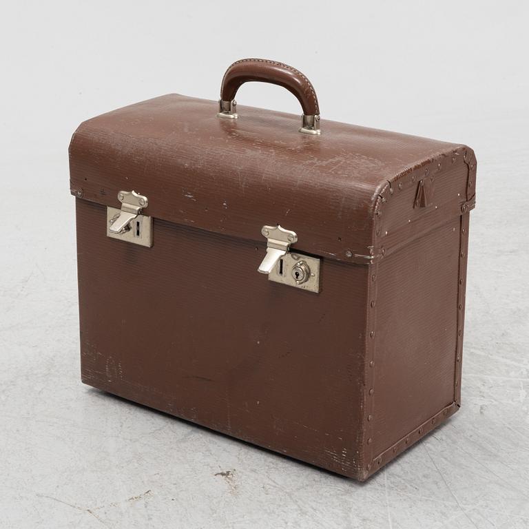 A box camera, first half of the 20th Century.