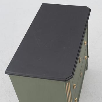 Byrå, gustaviansk stil, 1900-talets andra hälft.