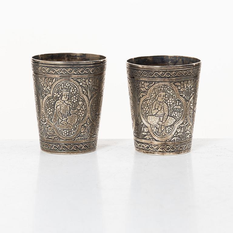 Koppar, ett par, silver, Persien, 1900-talets första hälft.