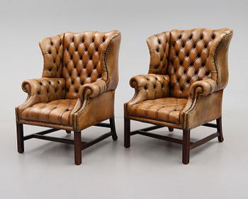 ÖRONLAPPSFÅTÖLJER, 1 par, 1900-talets andra hälft.