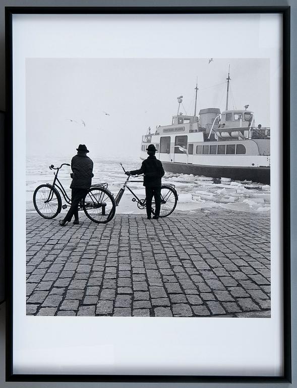ISMO HÖLTTÖ, A tergo sign. Lambda print, 1/12.