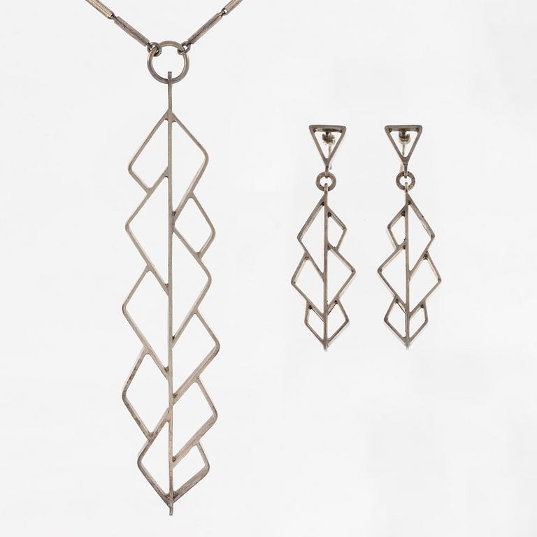 Necklace and a pair of earrings, silver.