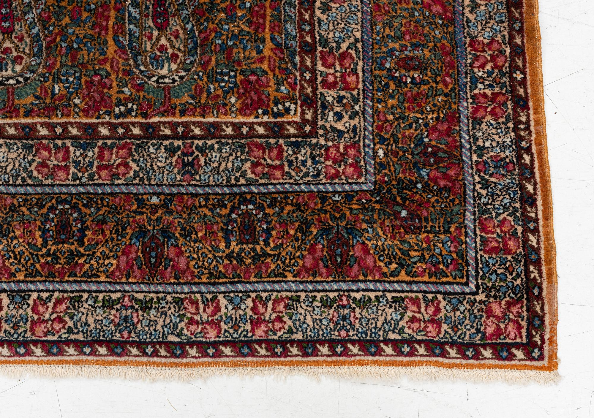 Carpet, semi-antique, Kerman, southern Persia, approx. 256 x 175.