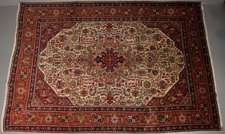 MATTA, Täbriz. 290x196 cm.