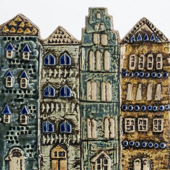 VÄGGPLATTA, Lisa Larson, Gustavsberg, "Gamla stan". Tillverkad 1963-1978.