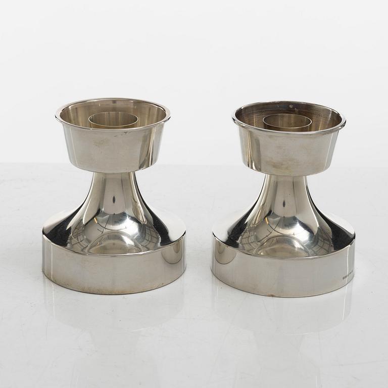 Ljusstakar, ett par, silver, firma MGAB, Uppsala 1974.