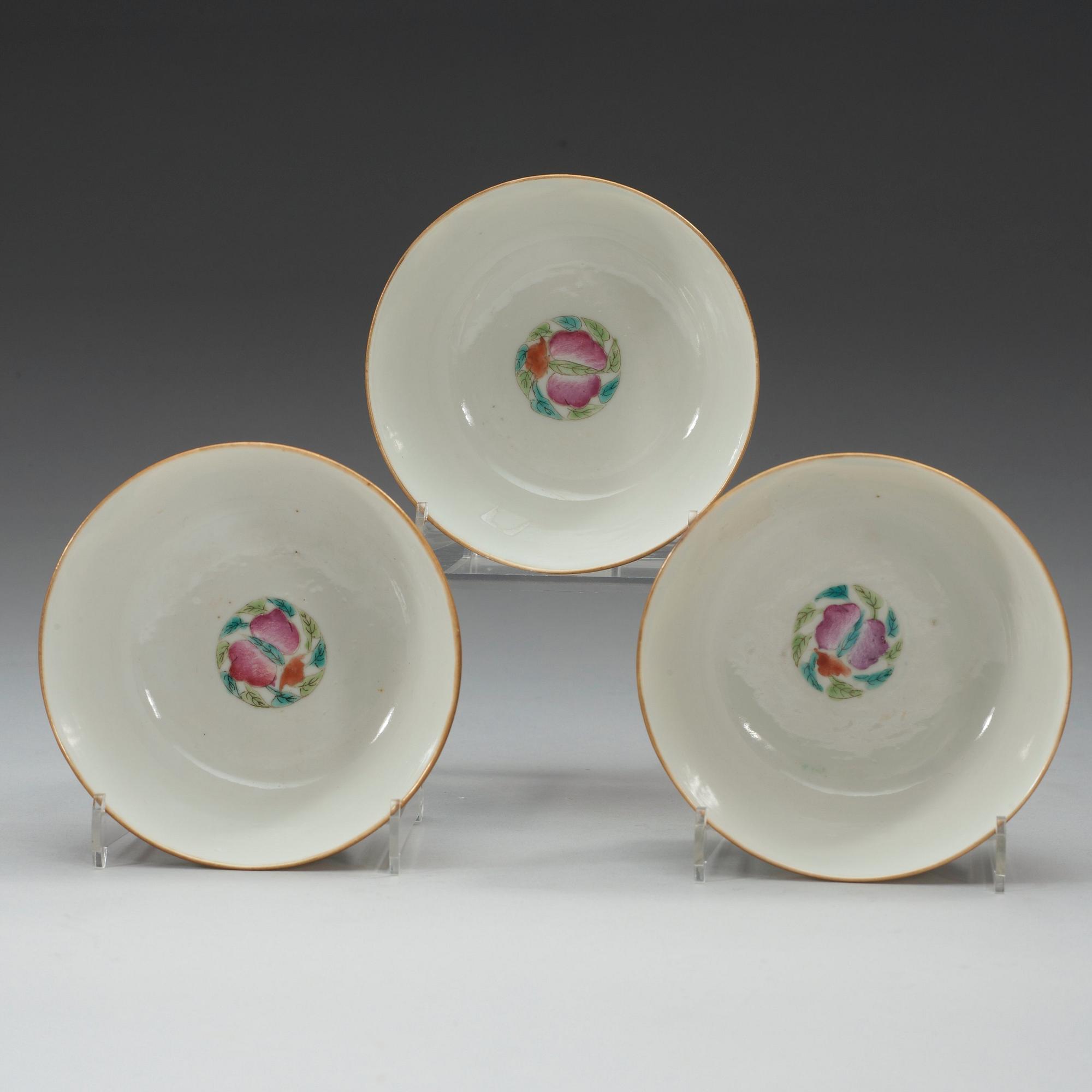 Three famille rose bowls, late Qing dynasty, with Tongzhi seal mark.