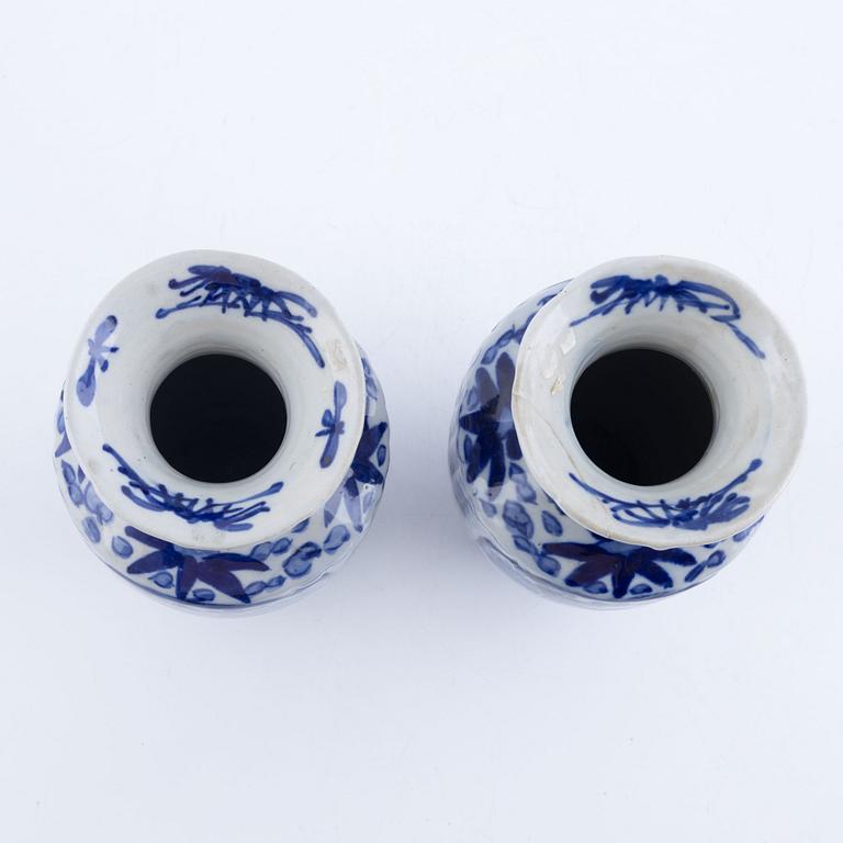 A pair of blue and white vases, Japan, around 1900.