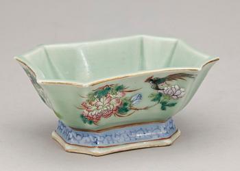 SKÅL, porslin, Kina 1900-tal.