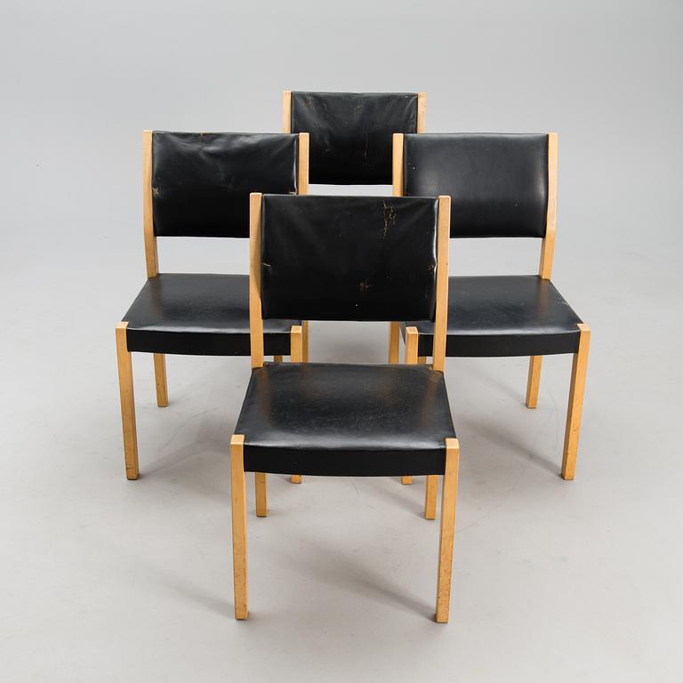 HELLEVI OJANEN, A SET OF FOUR 1960s MODEL 621 CHAIRS by Artek.