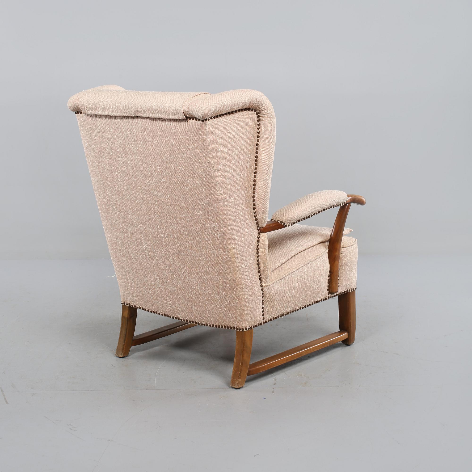 ÖRONLAPPSFÅTÖLJ, 1900-talets andra hälft.