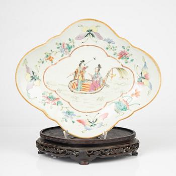 A Chinese porcelain bowl, Qing Dynasty, 19th Century.