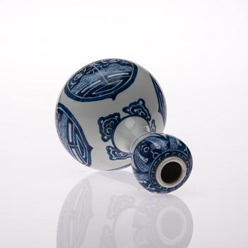 FLASKA, porslin, Kina, Yongzheng 1700-tal.