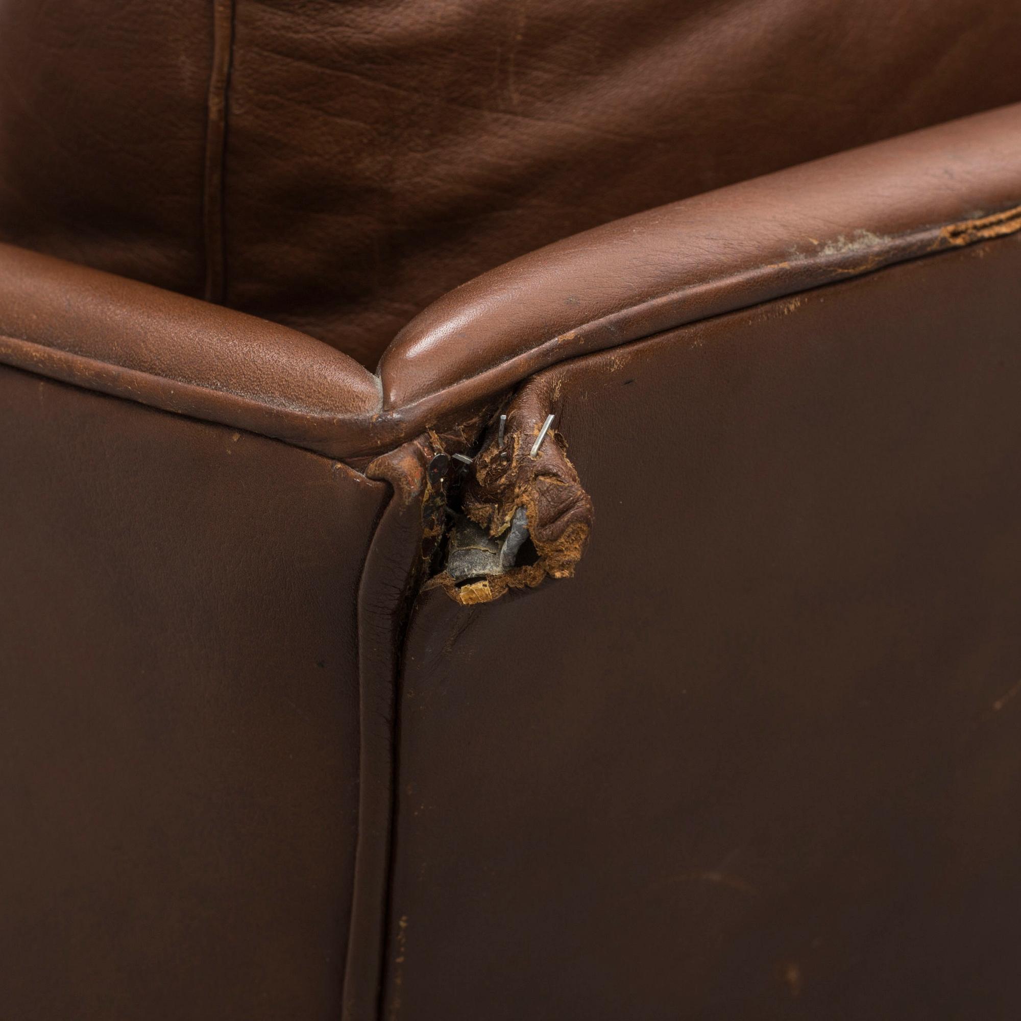 A 'Cromwell' leather sofa by Arne Norell, late 20th century.
