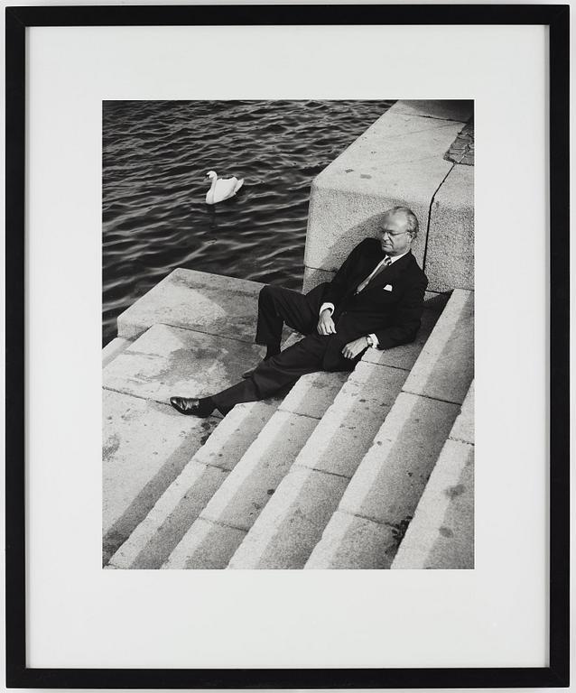 Bruno Ehrs, "Carl XVI Gustaf, Skeppsholmen, maj 2002".