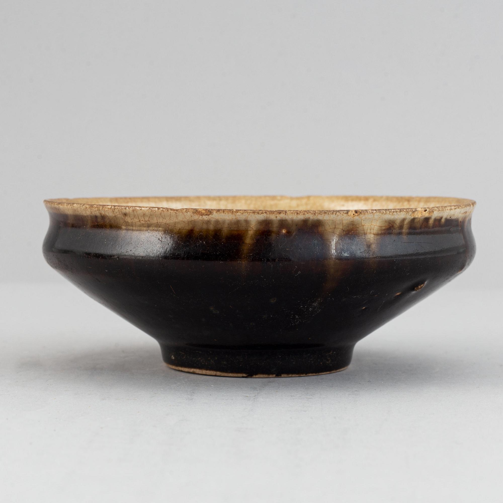 Two bowls, Ming dynasty (1368-1644).