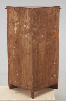 HÖRNSKÅP, senempire, 1800-tal.