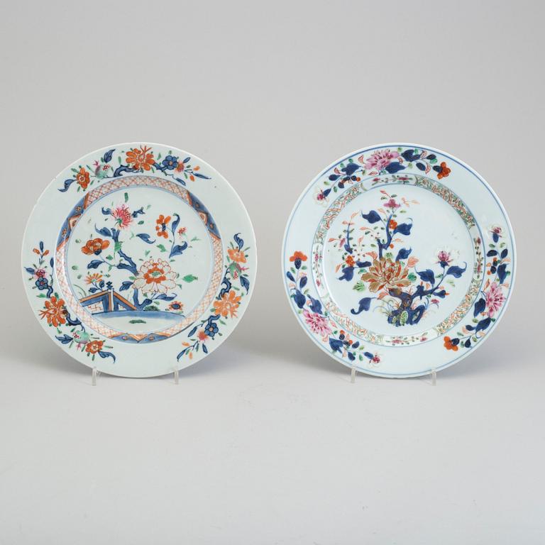 Two famille rose export porcelain plates, Qing dynasty, Qianlong (1736-95).