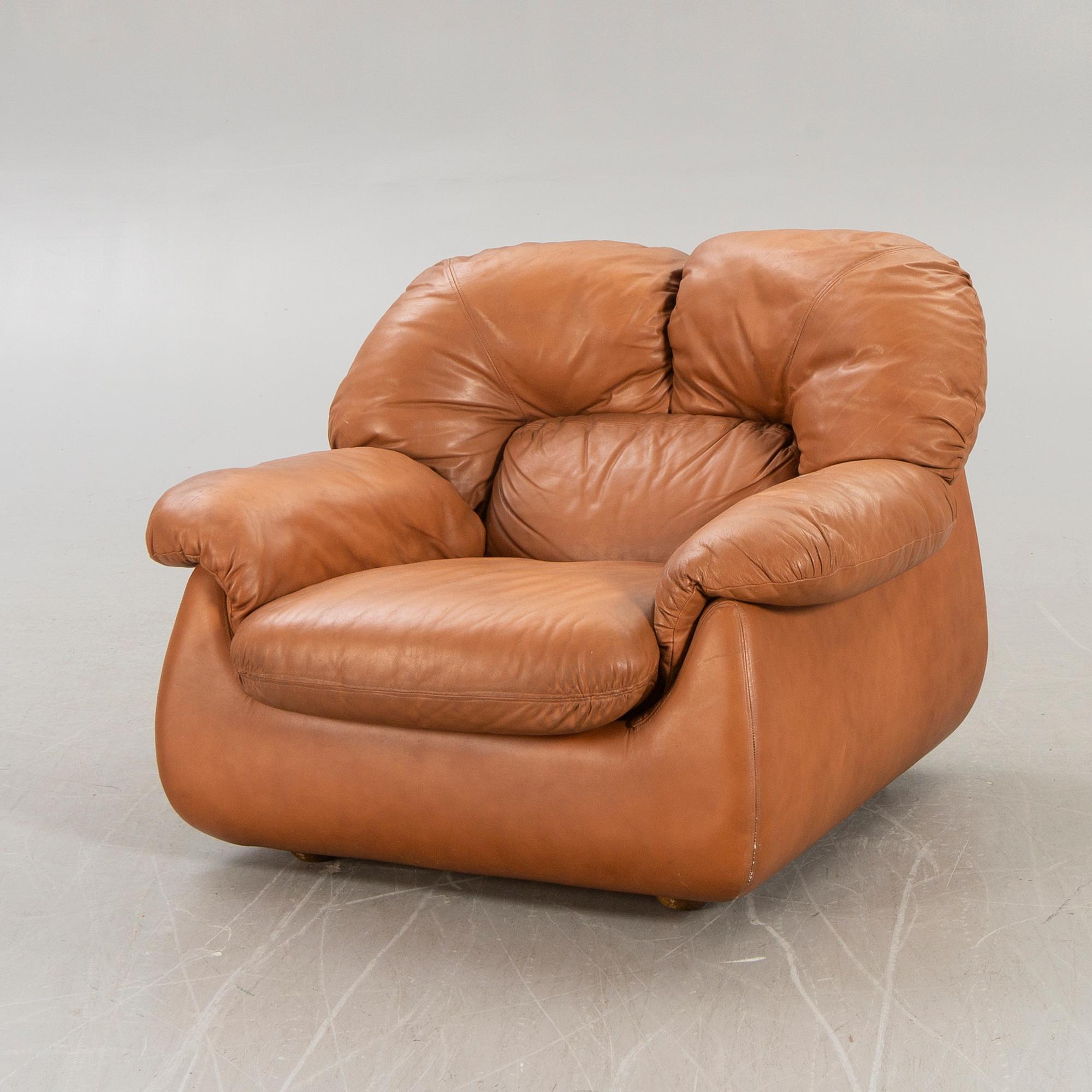 Fåtölj, skinn, Italien, 1960-70-tal.