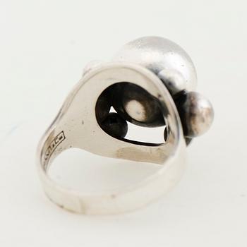 RINGAR, 3 st, silver, rosenkvarts, månsten. Erik Granit, Helsingfors 1960-67.