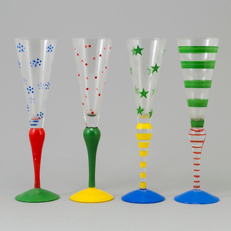 ANNE NILSSON, champagneglas, 4 st, "Clown", glas, Orrefors, signerade, 1900-talets andra hälft.