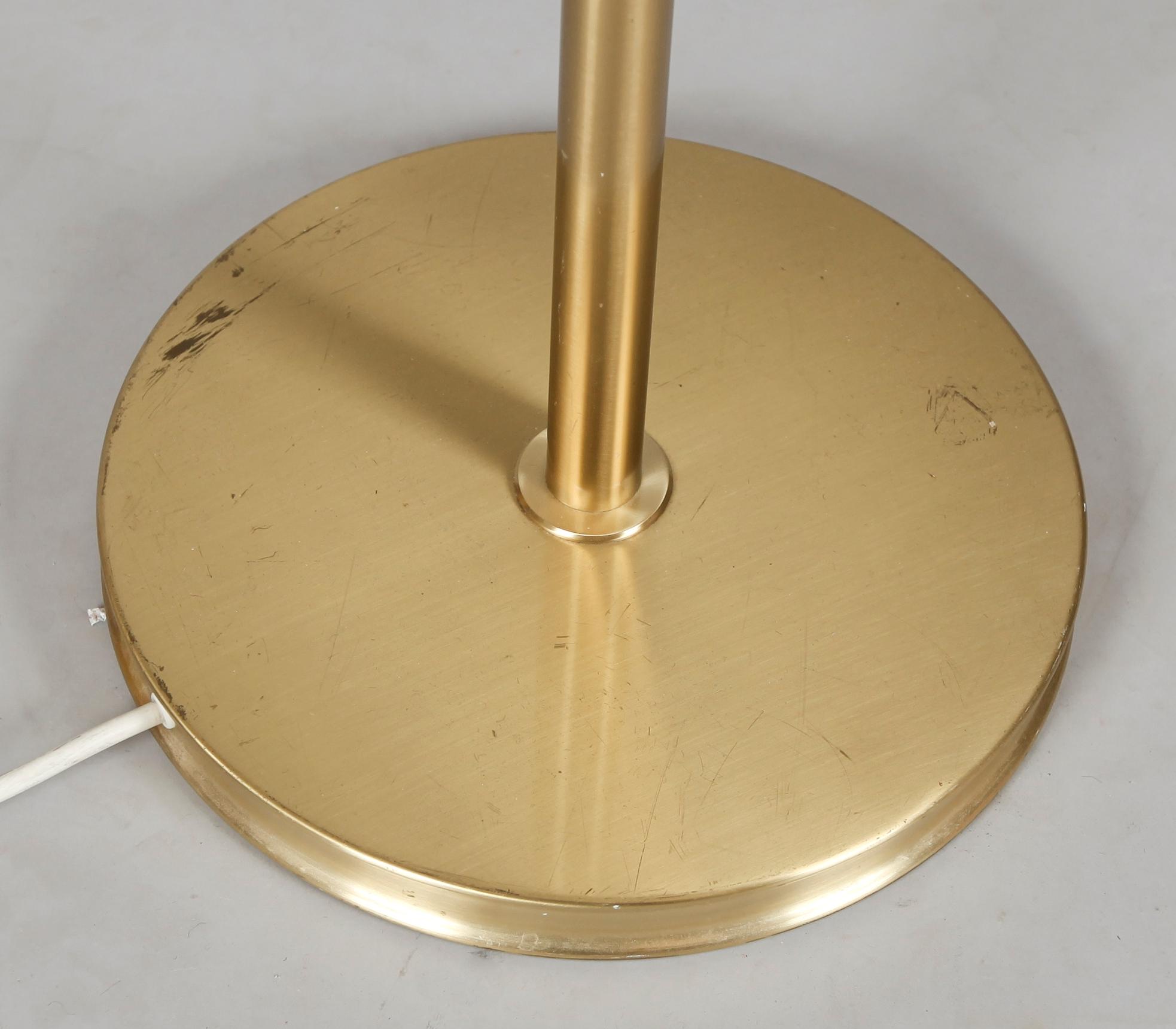 GOLVLAMPA, modell 2368/2148, "Stora Kamelen", Josef Frank, Firma Svenskt Tenn.