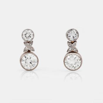 624. A pair of brilliant- and rose-cut diamond earrings. Total carat weight circa 3.00 cts.