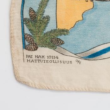 Sidenduk, 1 st,  pins, 4 st, och tygetikett, Helsingfors sommar-OS 1940.