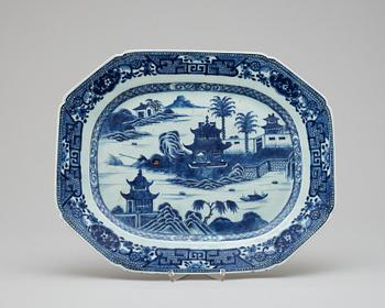 48. A blue and white serving dish, Qing dynasty, Qianlong 1736-95.