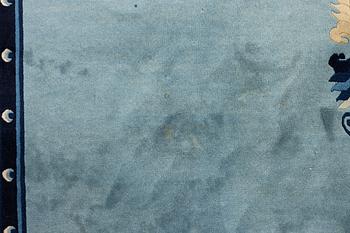 Matta, Kina, antique finish, ca 350 x 250 cm.