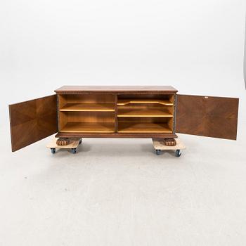 Sideboard Swedish Grace Svenska Möbelfabrikerna i Bodafors, 1920-30-tal.
