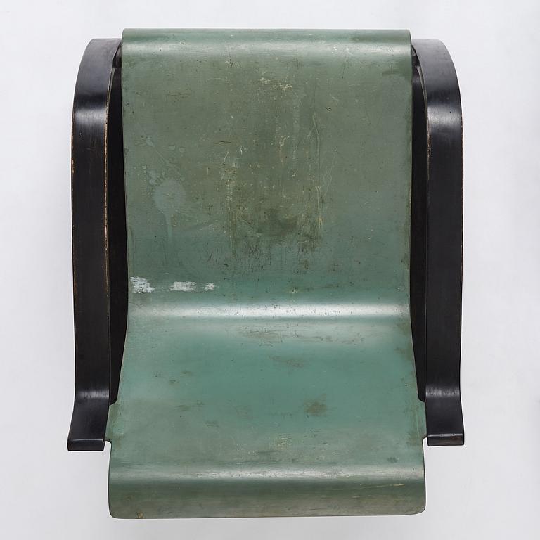 Alvar Aalto, a model nr 31 armchair by O.y Huonekalu-ja Rakennustyötehdas for Artek, Finland.