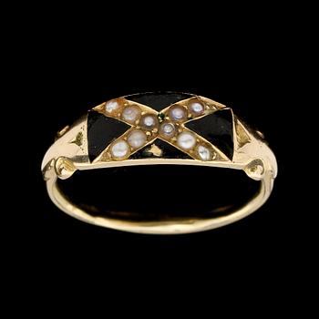 RINGAR, 3 st, 18k guld samt 14k guld. Tot vikt 8 g.