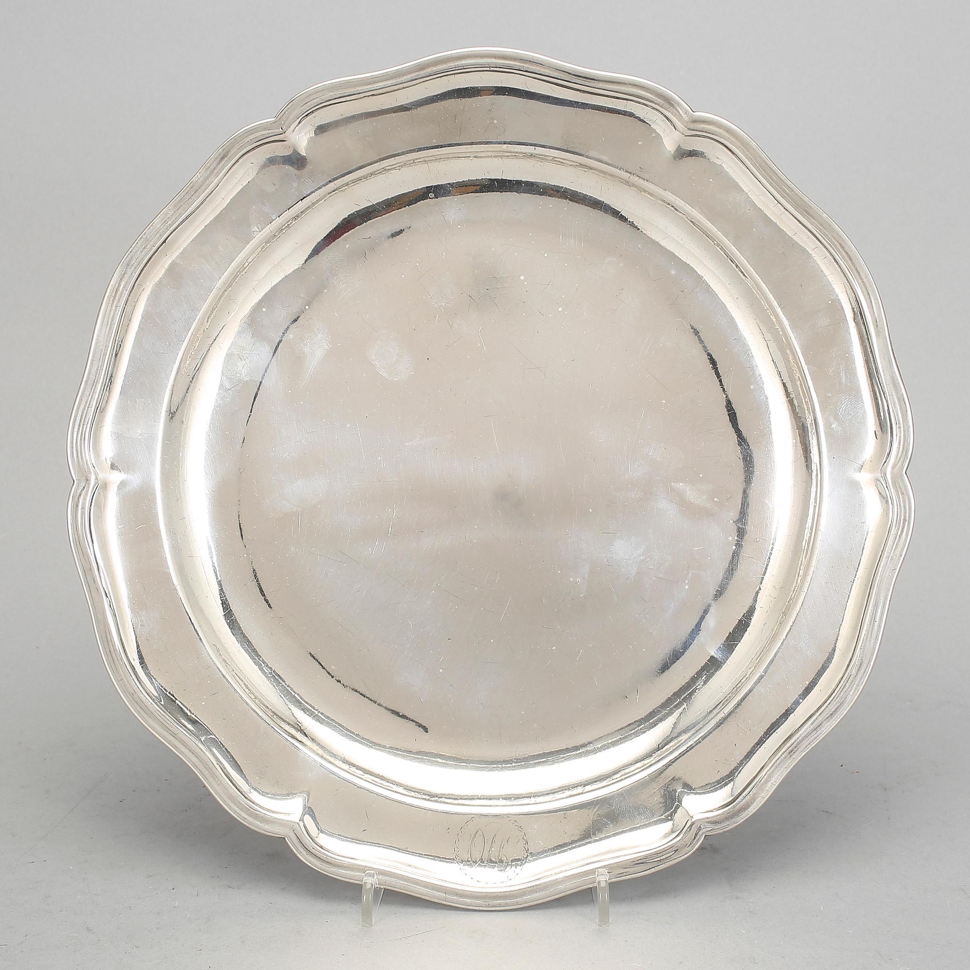FAT, silver, troligen Neuchatel, Schweiz, 1700-talets andra hälft. Tot. vikt 1428 gram.
