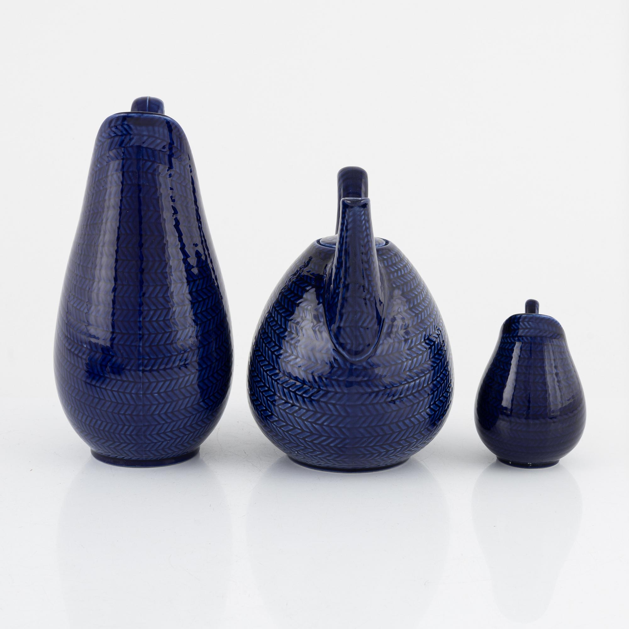 Hertha Bengtson, mat- och kaffeservis, 67 delar, "Blå eld", Rörstrand.