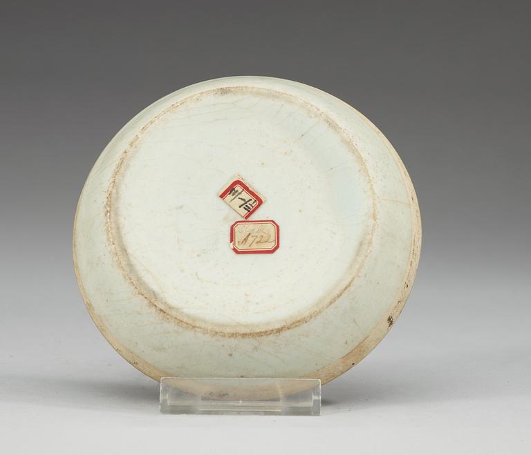 A pale green glazed dish, Song/Yuan dynasty.