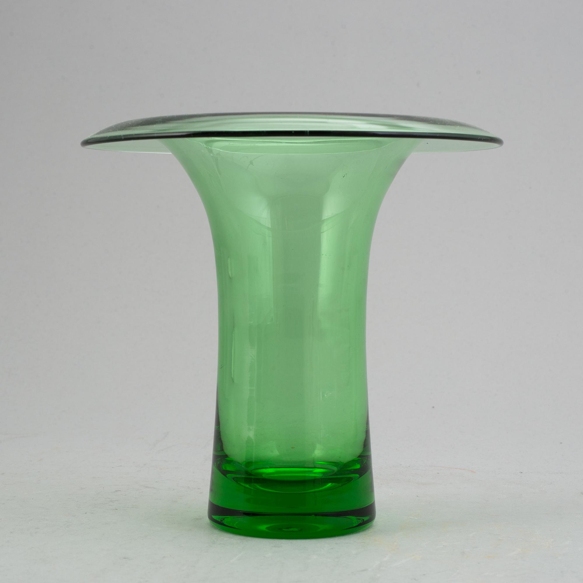 Helena Tynell, a glass vase, 'Kaulus', signed Helena Tynell Riihimäen Lasi Oy.