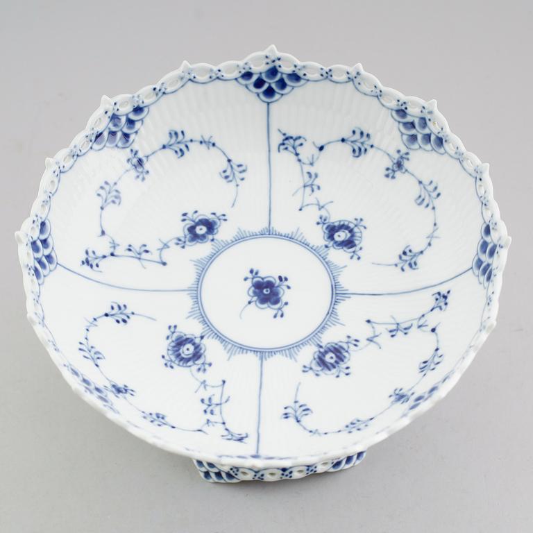 KAKFAT PÅ FOT, porslin, Musselmalet, Royal Copenhagen.