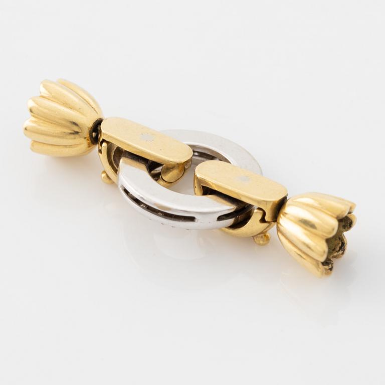 Clasp for pearl necklace, ring with eight cut diamonds.