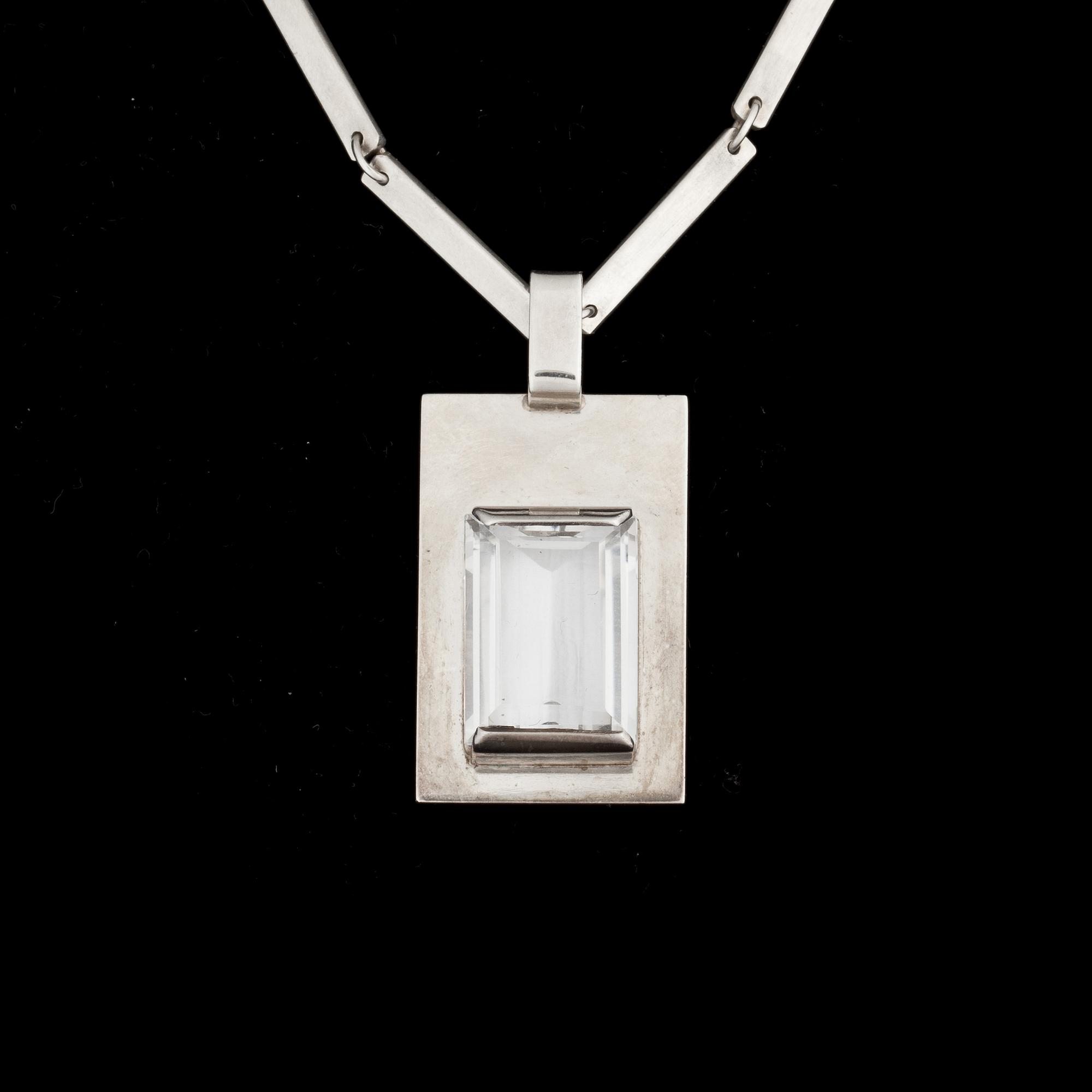 HÄNGE med KEDJA, sterlingsilver, kristall, Claes Liljeroth, vikt ca 53g.