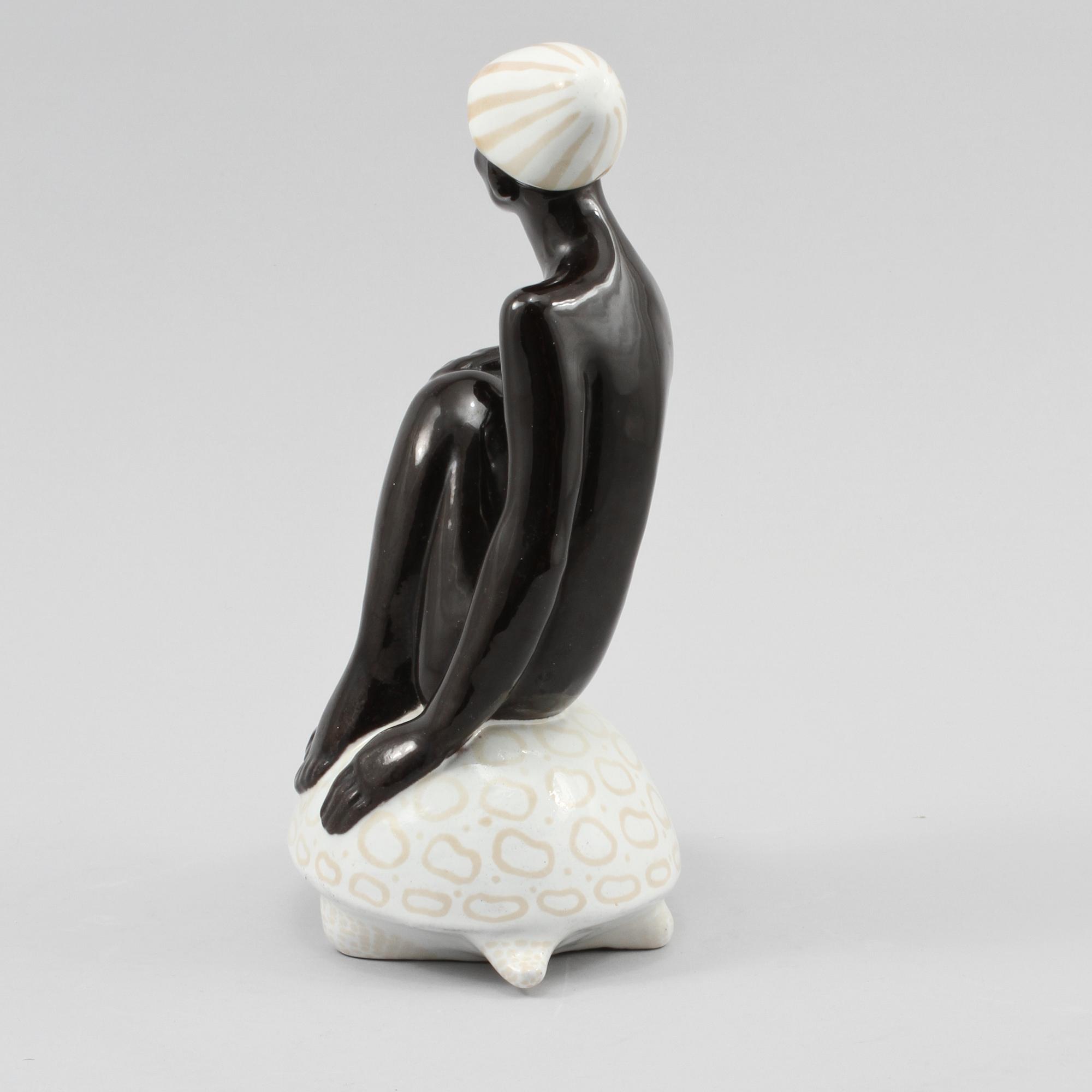 FIGURIN, Mari Simmulson, Upsala-Ekeby, 1900-talets mitt.