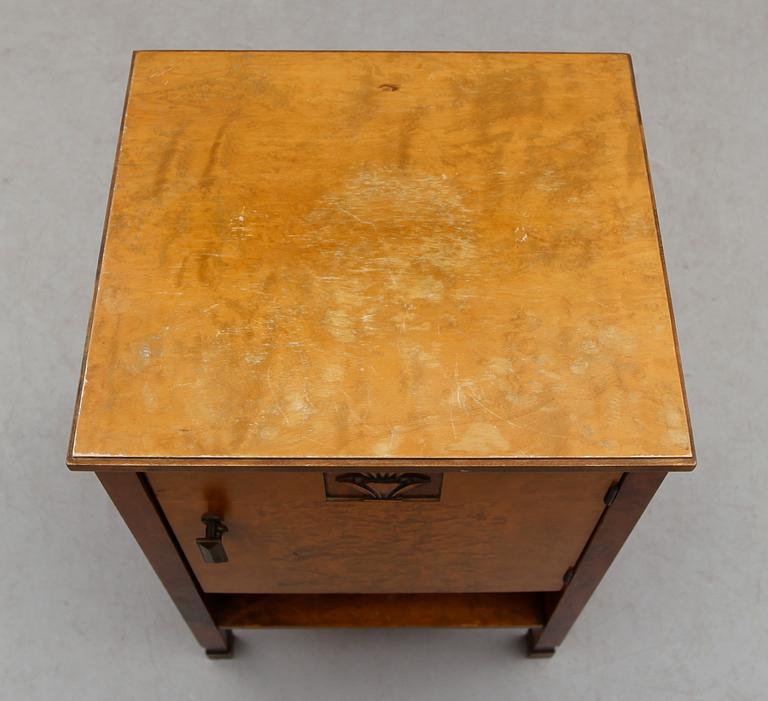 SÄNGBORD, 1900-talets första hälft.