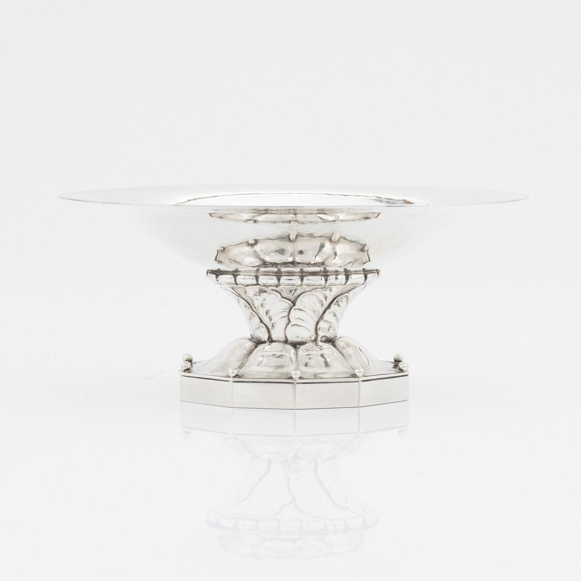 Johan Rohde, skål på fot, sterlingsilver, Firma Georg Jensen, modell 42B, efter 1945.