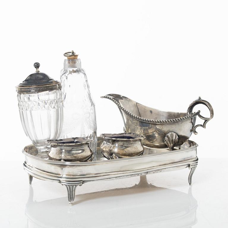 Bordstillbehör, 6 delar, silver och glas, bl a London 1806.