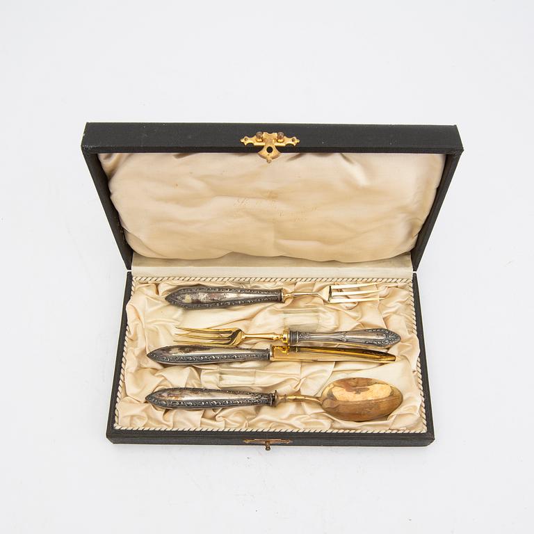 A 4 pcs silver travel cutlery around 1900, weight 112 grams.