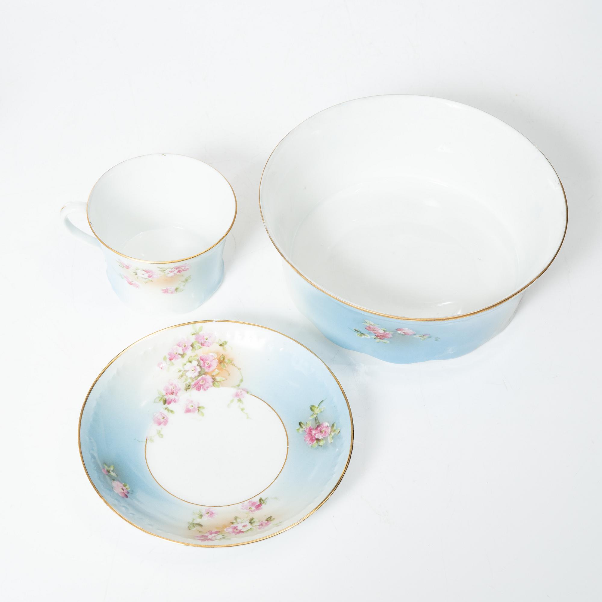 A Russian Gardner coffee service, 19th century.