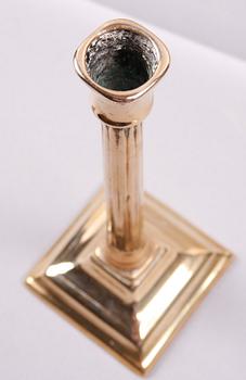 LJUSSTAKAR, ett par. Mässing. 1800/1900-tal.