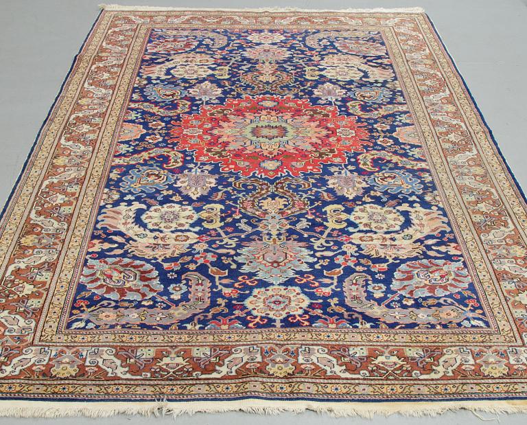 Matto, semi-antique Kayseri, ca 292 x 200 cm.