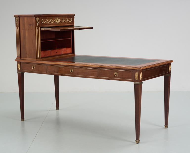 SKRIVBORD. Gustaviansk stil, 1900-talets början.